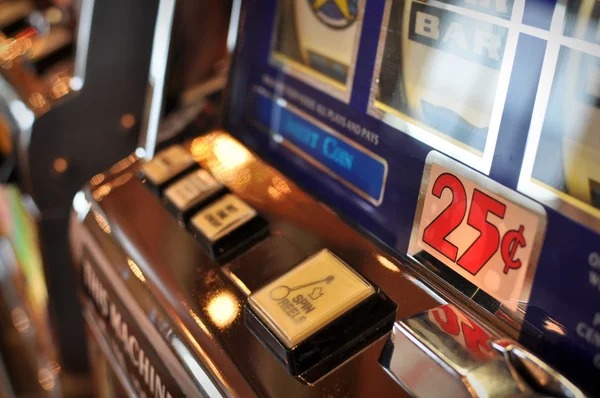 কয়েন গেম স্পিন ইন্টারফেস এবং সিম্বল প্যাটার্ন